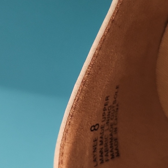 Yellowbox Laynee (cream color) slip on low box heels NWOTs size 8 - Picture 3 of 9